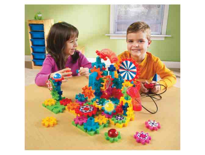 Gears! Gears! Gears! Light and Action Motorized Building Set, 121-piece set - Photo 2