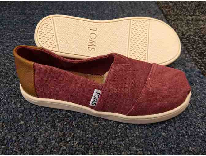 TOMS Youth Size 13 Classic Alpargata in ruddy red canvas