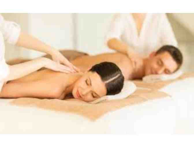 Relaxing Couples Massage