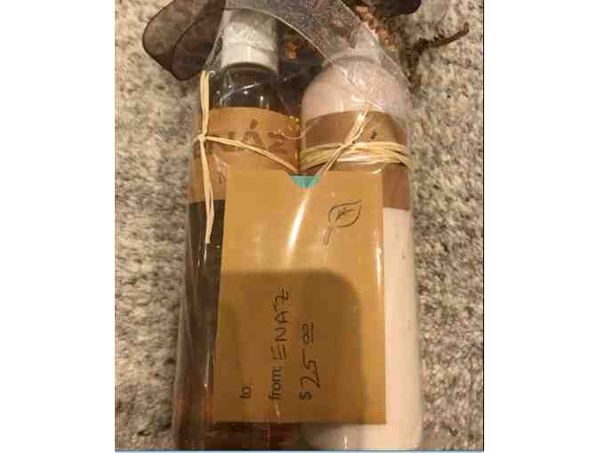 Enaz $25 Gift Card a Gift Bag with Wallet, Bath Gel, & Lotion