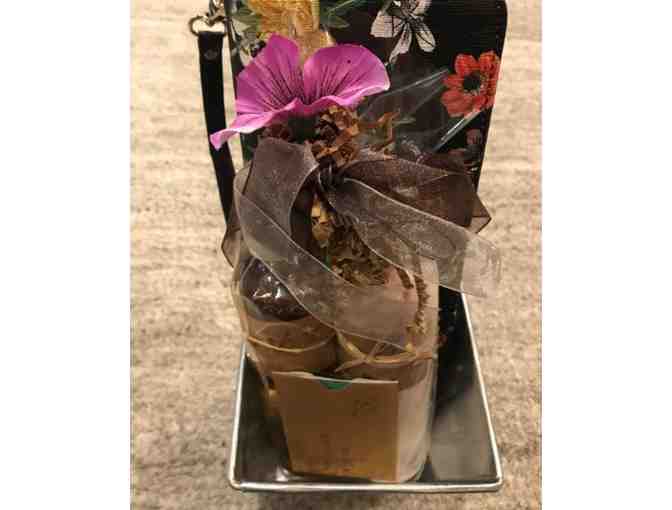 Enaz $25 Gift Card a Gift Bag with Wallet, Bath Gel, & Lotion