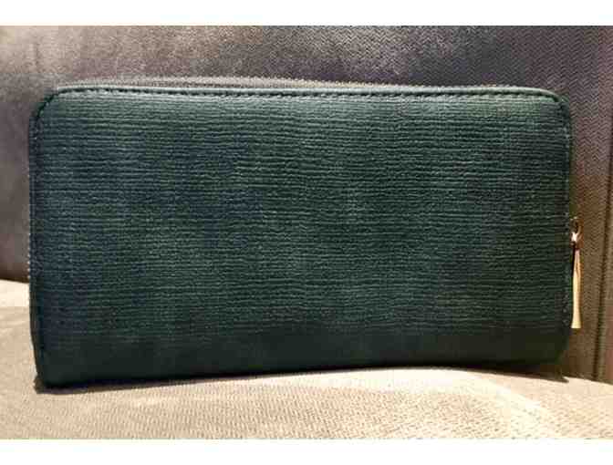 Beautiful Tote Bag with Two Interior Bags and Wallet!