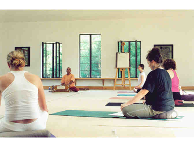 Esther Myers Yoga Studio: Retreat at Swallow's Bridge, Ontario