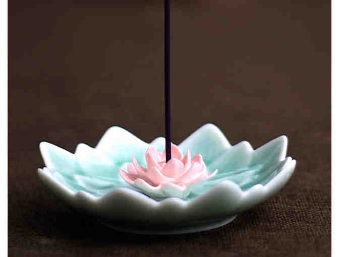 Poarttery: Handmade Lotus Newborn Baby Incense Burner on Geometric Leaf