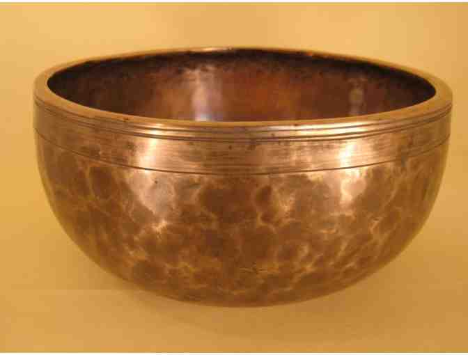 Best Singing Bowls: Small Antique Singing Bowl with Leather-bound Ringing Stick - Photo 3
