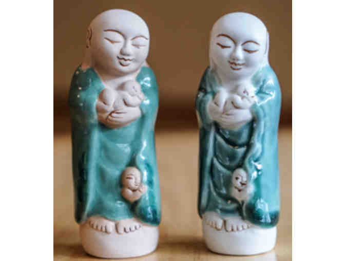 ZenWorks: "Jizo with Peeking Child" Sculpture - Photo 2