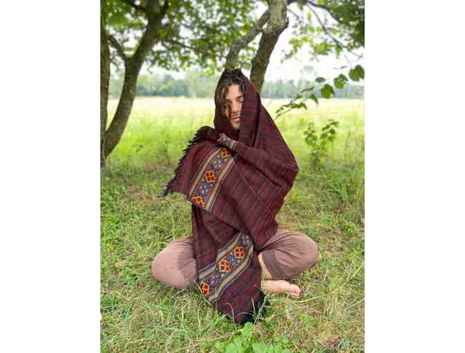 Ajjaya: Jhana Meditation Prayer Shawl and Blanket in Crimson Red - Photo 4