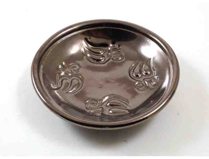 De Baun Fine Ceramics: Handmade Aum Lotus Offering Bowl in Gold