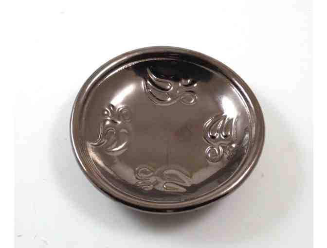 De Baun Fine Ceramics: Handmade Aum Lotus Offering Bowl in Gold