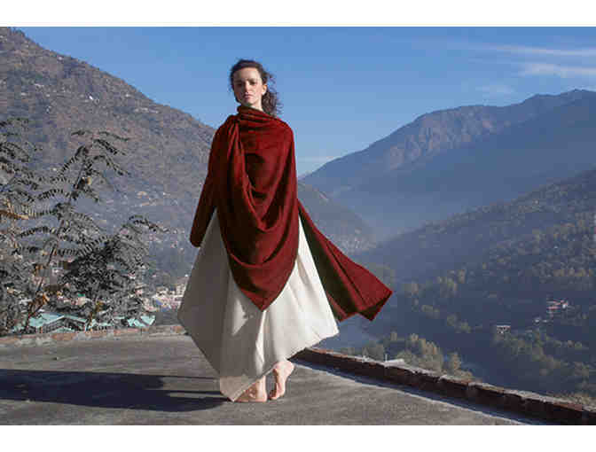 Esprit de l'Himalaya: Bodhi Thick Pashmina Meditation Shawl in Burgundy