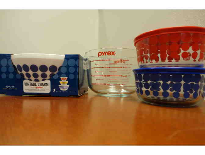50s Inspired Pyrex Set & Assorted Kitchen Items