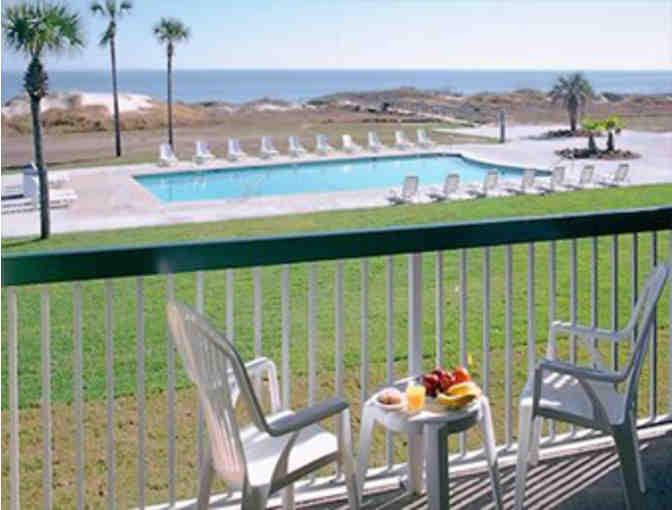 Days Inn & Suites, Jekyll Island GA