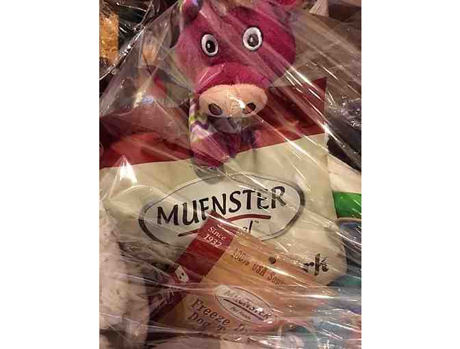 Muenster Pet Foods Goodie Basket
