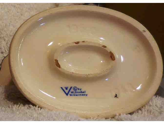 Hummel Figurine 'Telling Her Secret'