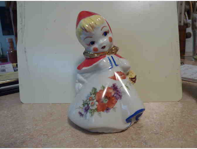 Red Riding Hood Shaker with Bouquet