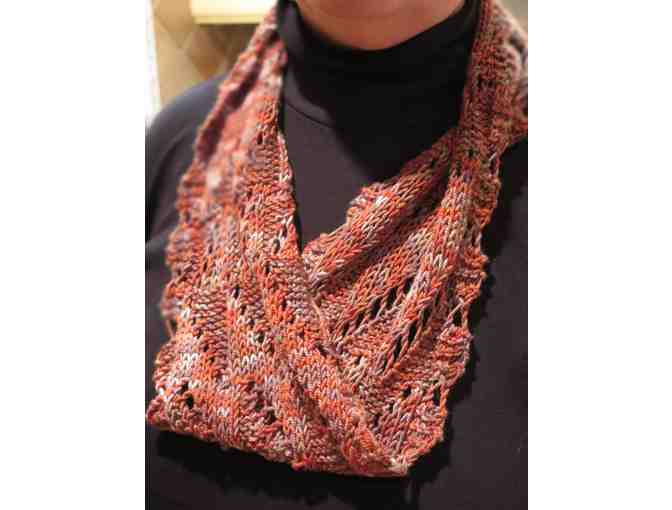 'Lace with a Twist' Cowl