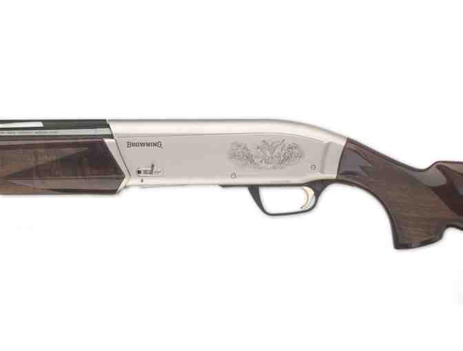 Browning Maxus Hunter 12 Gauge Shotgun & 1 Year Membership to Powder Creek Shooting Park