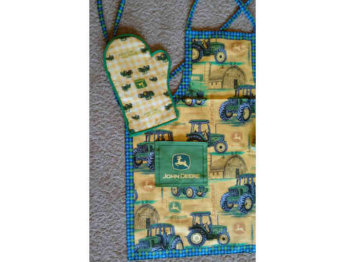 John Deere apron, oven mitt and towel