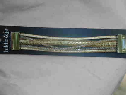 Magnetic 8 strand bracelet