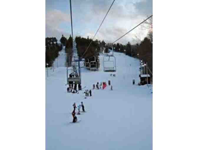Henniker House B & B + Pats Peak Ski Lift Tickets