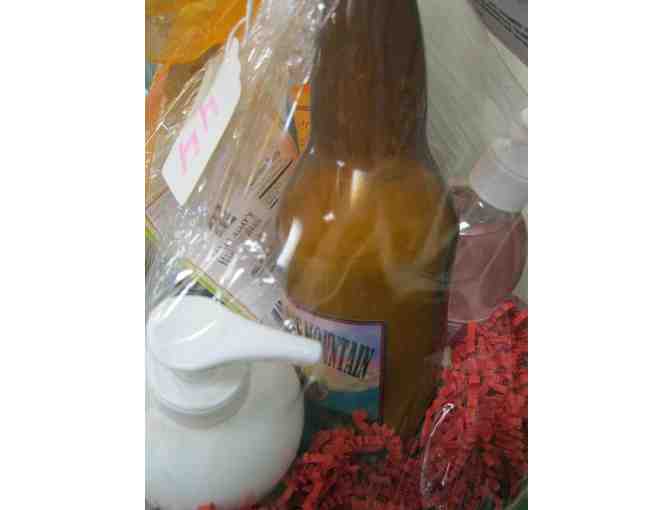 'Made In New Hampshire' basket from Artisans New London