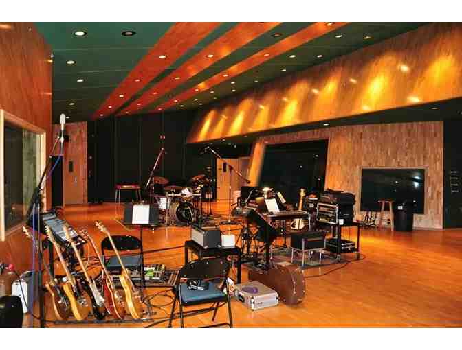 Day Trip to a Professional Recording Studio in Nashville