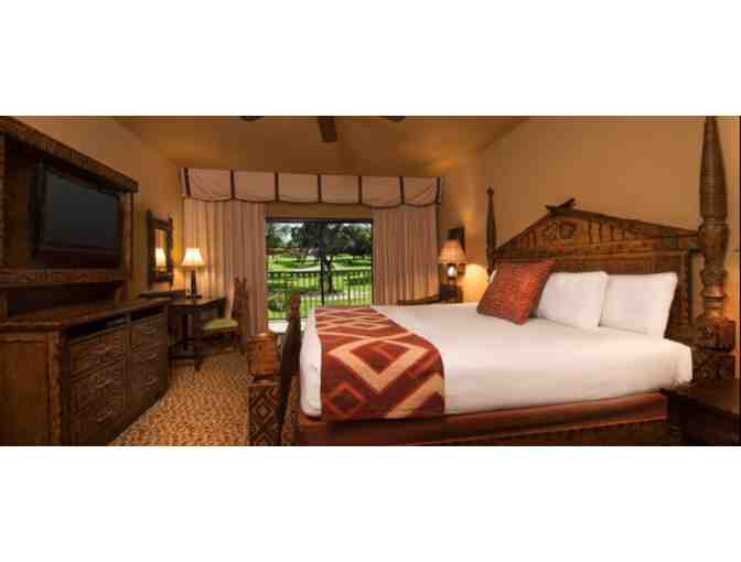 Walt Disney World's Animal Kingdom  7- Night Vacation & 4 One Day Park Hopper Passes