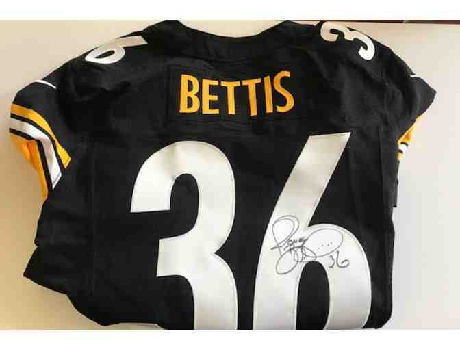 Autograghed Jersey by Pittsburgh Steeler Jerome Bettis