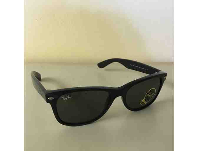 RAY BAN 'WAYFARER' SUNGLASSES & KITTY CAR SUN VISOR
