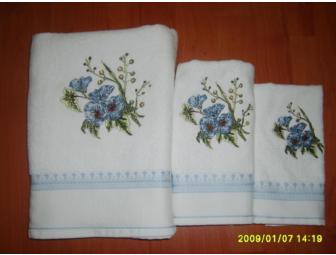 Spode Stafford Flower Towels from Baltic Linen