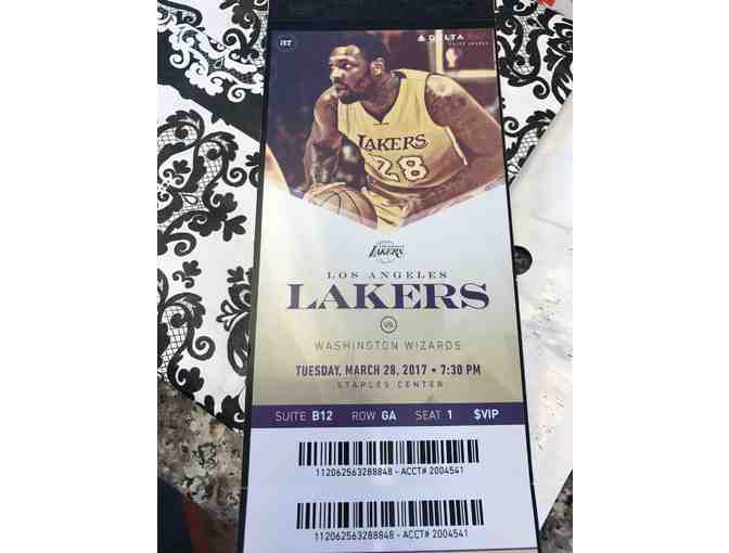 LA Lakers - Center Court Private Suite for 12!!