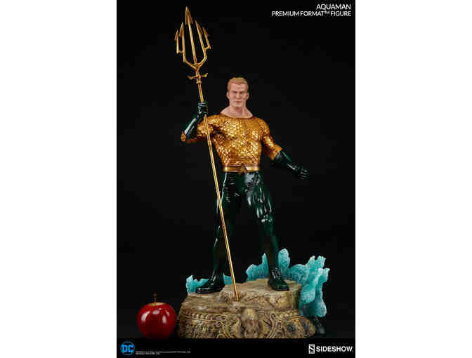 Aquaman Premium Format by Sideshow Collectibles