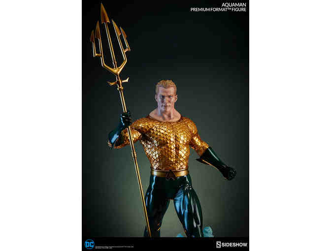 Aquaman Premium Format by Sideshow Collectibles