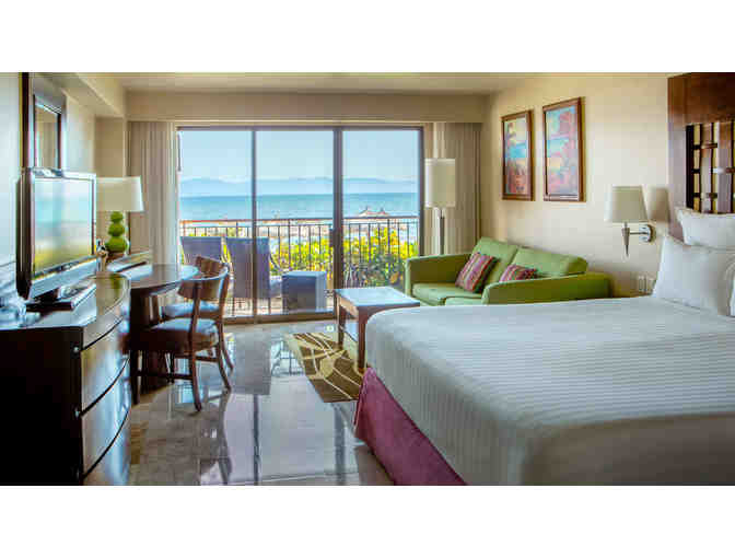 ( 2 ) Nights @ Puerto Vallarta Resort & Spa with Breakfast for Two