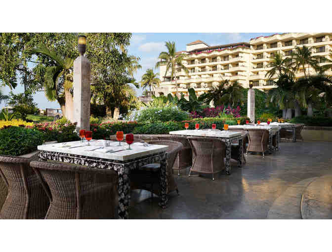 ( 2 ) Nights @ Puerto Vallarta Resort & Spa with Breakfast for Two