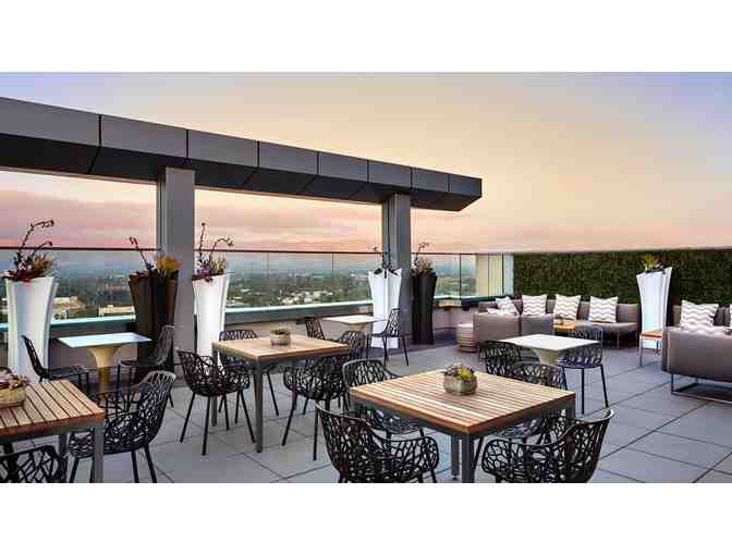 ( 2 ) Night Weekend Stay in San Jose, CA with Breakfast for Two