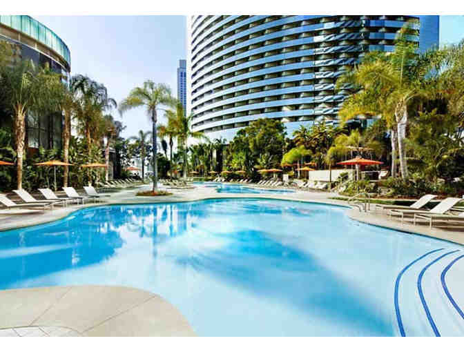 ( 2 ) Nights at Marriott Marquis, San Diego & Dinner for Two at Roy's!
