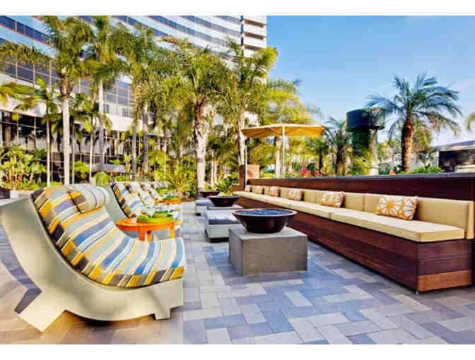 ( 2 ) Nights at Marriott Marquis, San Diego & Dinner for Two at Roy's!