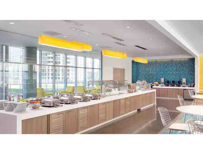 Dinner Cruise & San Diego Bayfront ( 2 ) Night Stay