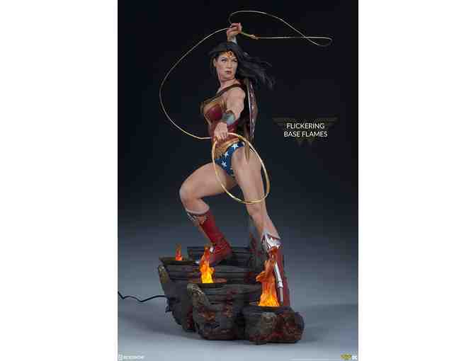 Wonder Woman Premium FormatÃ¢ÂÂ¢ Figure by Sideshow Collectibles