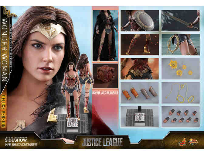 Wonder Woman Deluxe Version Sixth Scale Figure by Hot Toys
