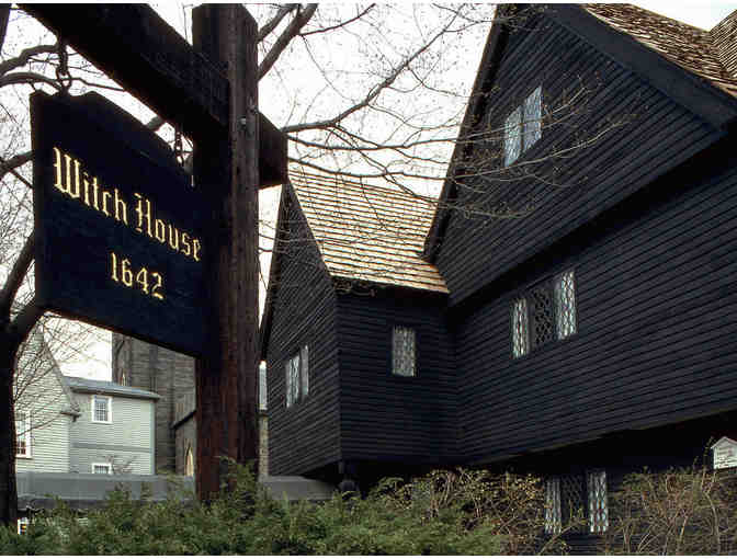 Salem For A Day: Family Trolley Tour & Salem Witch Museum