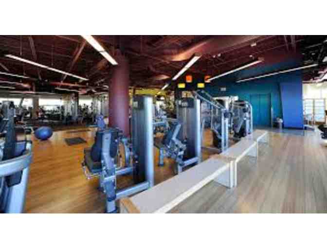 1 Month Membership to Healthworks Fitness - Photo 1