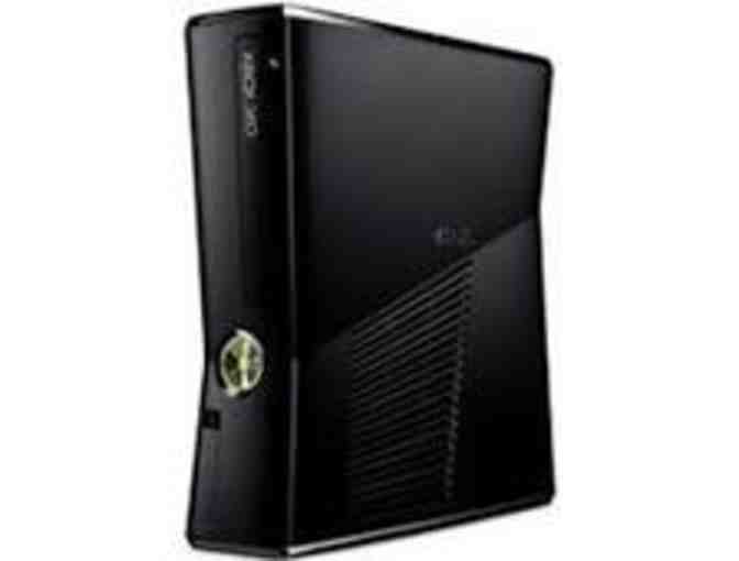 Xbox 360 (S) 4 GB (Refurbished; Sealed in Box)