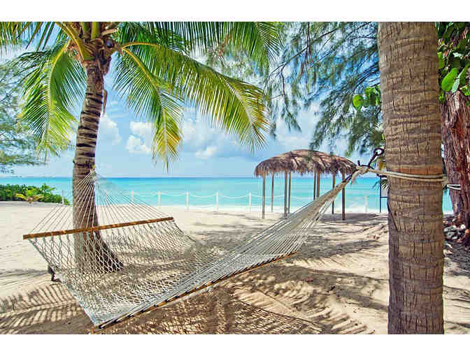 Luxury Grand Cayman Getaway