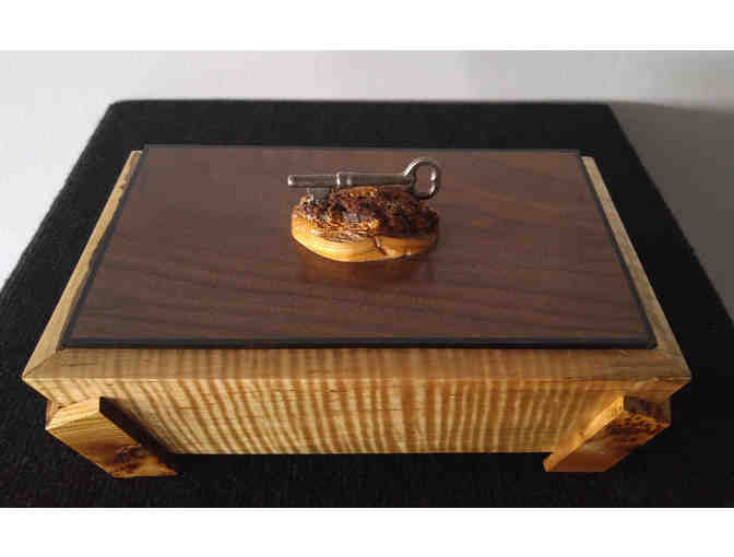 Wooden box by Bob Kleczynski