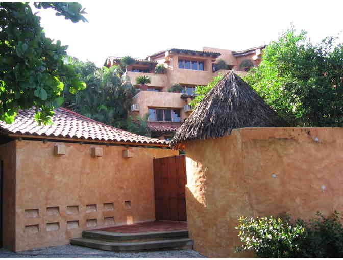 IXTAPA, MEXICO ONE WEEK STAY AT A BEAUTIFUL PRIVATE VILLA