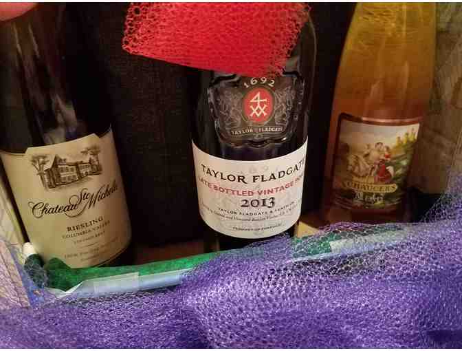 Sweet Wines & Mustangs Gift Basket