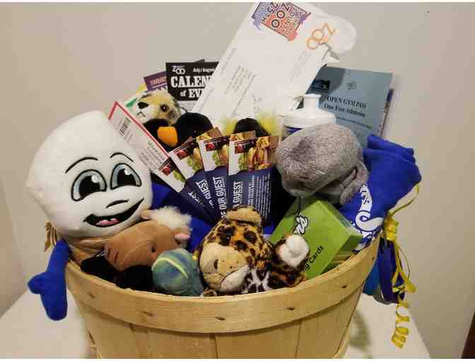 RAFFLE ITEM--Milwaukee County Zoo Passes, M&M Open Gym Passes & Tshirt, Culver's Coupons