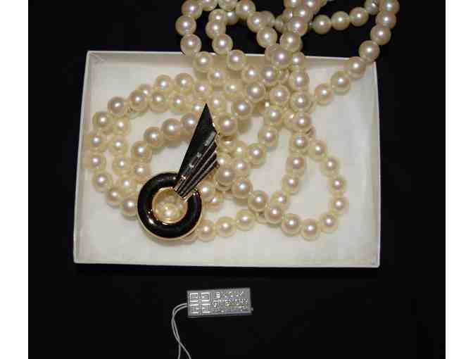18' Bijoux Givenchy Vintage Pearls